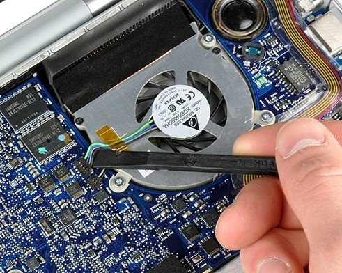 ve sinh laptop 520 1