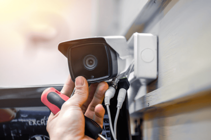 Vì sao không nên lắp đặt camera quan sát giá rẻ?