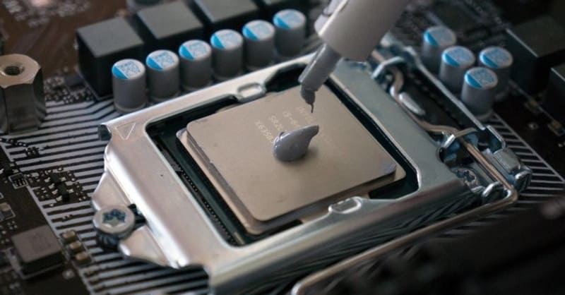 Thay keo tản nhiệt mới