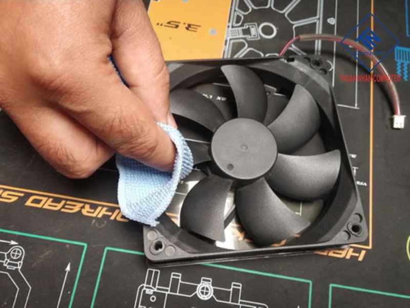 Dấu Hiệu Cho Thấy Quạt PC Cần Vệ Sinh Hoặc Bôi Trơn