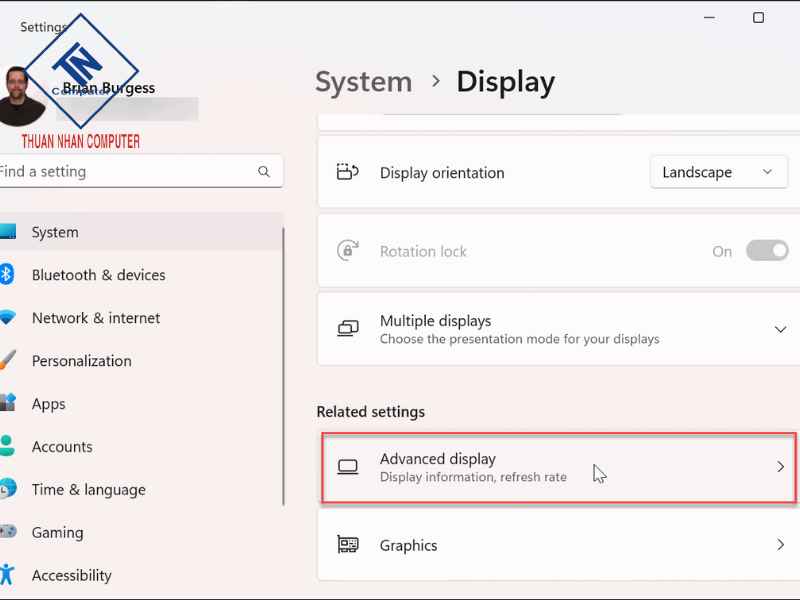 Bước 2: Kéo xuống chọn Advanced display.