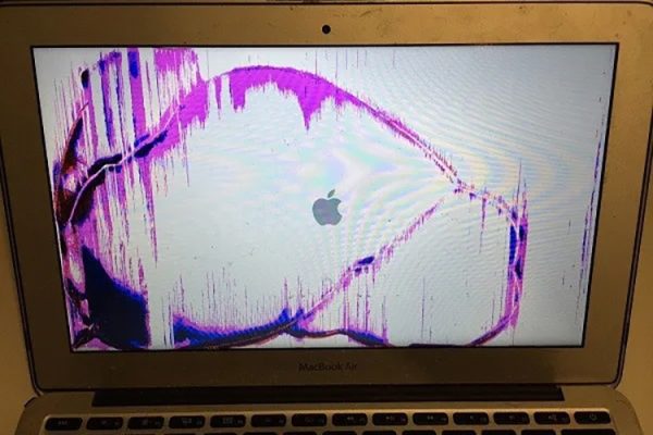 Màn hình máy tính bị chảy mực