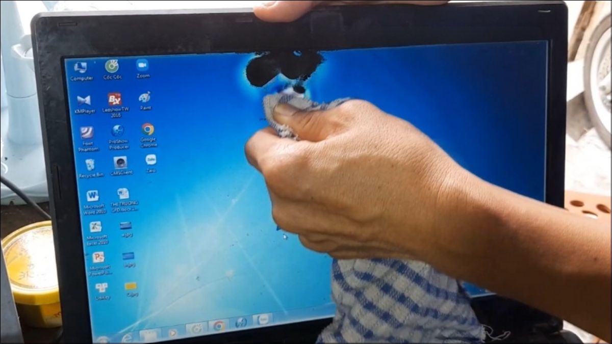 Màn hình bị chảy mực không sửa được