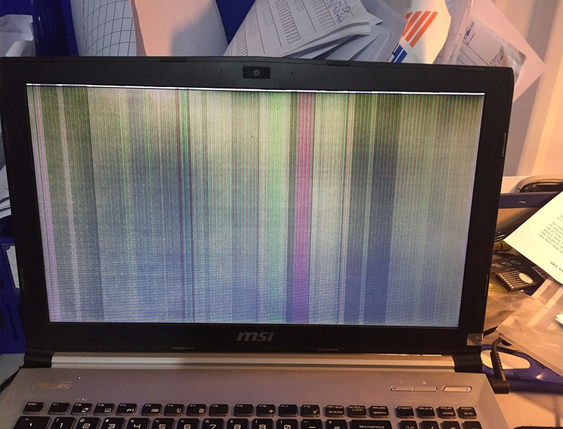 Nguyên nhân khiến màn hình bị nhiễu sọc ngang