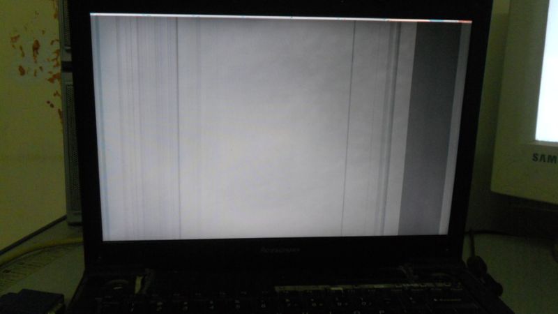 Dấu hiệu nhận biết và phân loại nhanh lỗi màn hình trắng